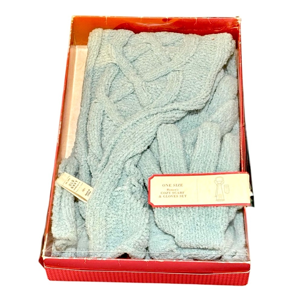 🆕 NIB OLD NAVY COZY SCARF & GLOVE SET  Perfect for the coldest days